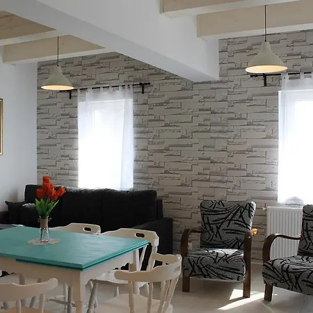 Mint Vendeghaz Maganszallashely Apartment Csopak