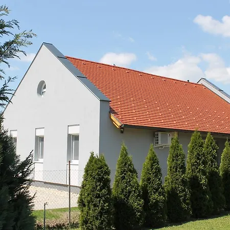 Mint Magánszálláshely Appartamento