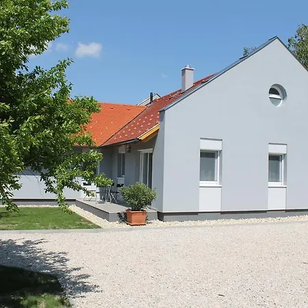 Mint Magánszálláshely Appartamento