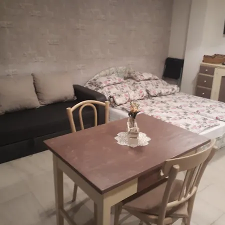 Apartment Mint Vendeghaz Maganszallashely *